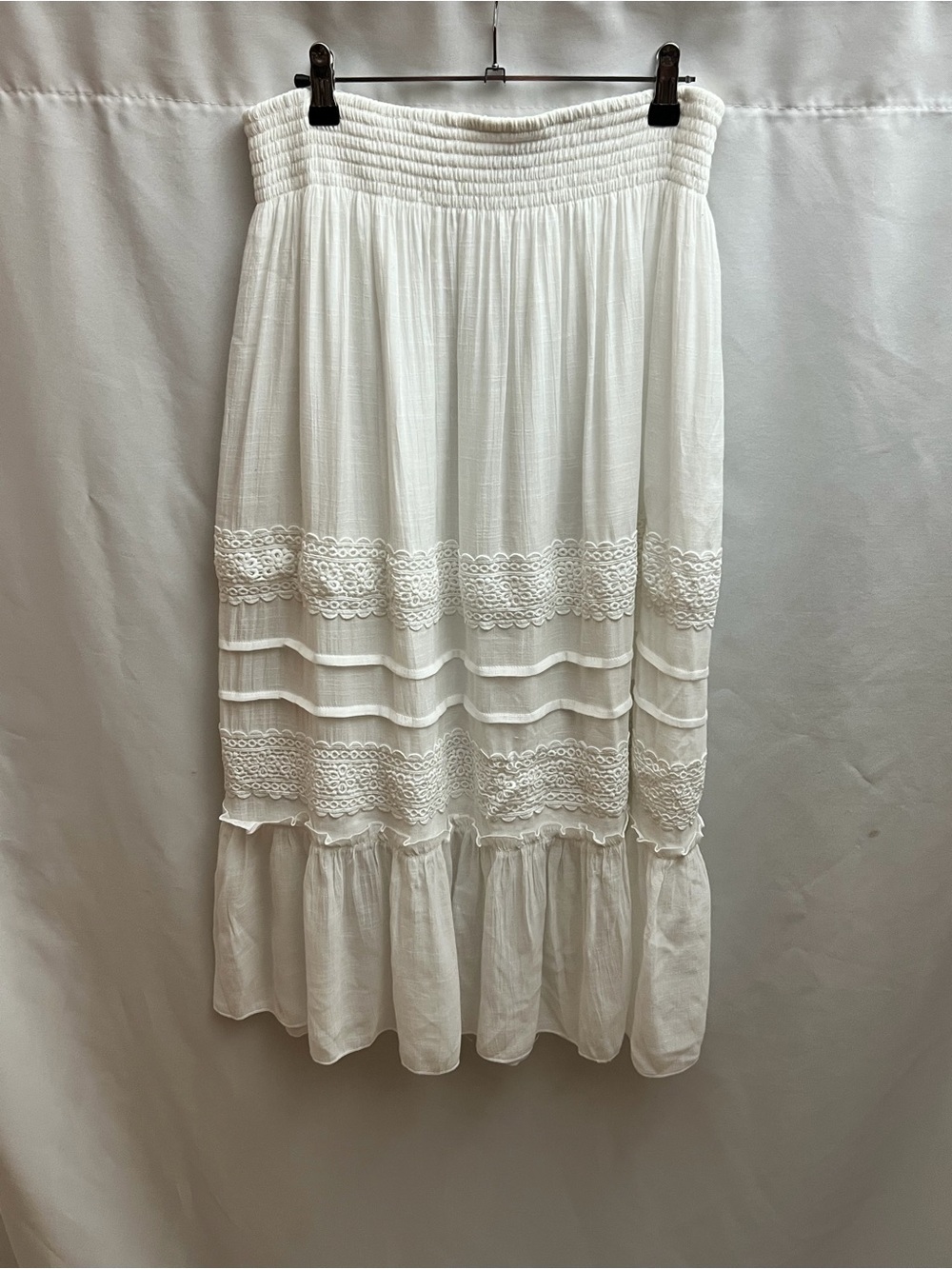 J Gee White Boho Lace Tiered Maxi Skirt Smocked Waist Size Large - Picture 1 of 6